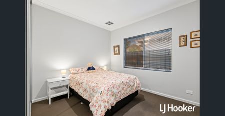 Luxurious Executive Family Home Awaits - Photo 5