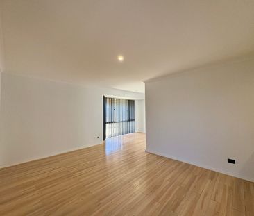 Spacious Family Home with Huge Workshop - Photo 1