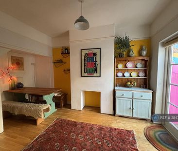 3 bedroom terraced house to rent - Photo 4