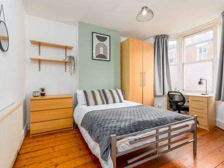 Norfolk Street Room 3 - Photo 3