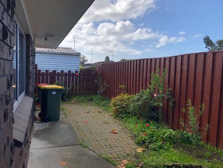 Papatoetoe - Photo 3