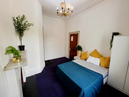 261 Cleveland Street, Sydney - Photo 2