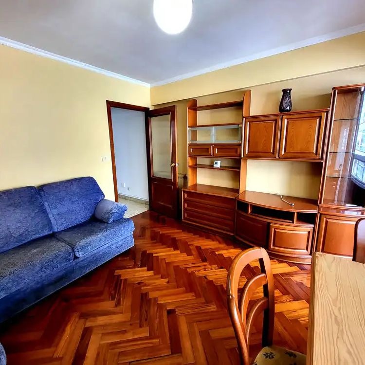 Piso de alquiler en Rúa Do Conde de Torrecedeira, Berbés - Peritos - Photo 1