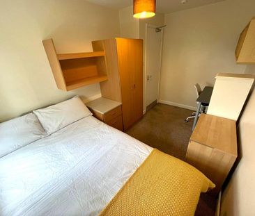 1 bedroom in a house share to rent - Photo 4