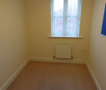 Royal Troon Drive, Wakefield, West Yorkshire - Photo 3