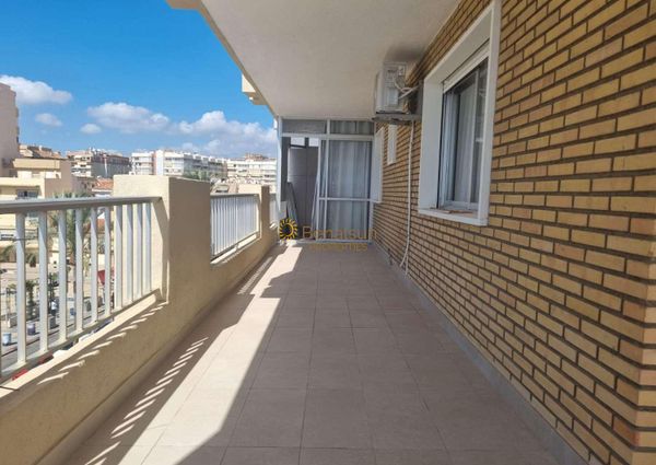 HALF SEASON FOR RENT FROM NOW ON -30.6.25 NICE CORNER APARTMENT ON THE 1ST LINE WITH BEAUTIFUL SEA VIEWS IN FUENGIROLA