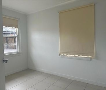 GREAT LOCATION! - Photo 5