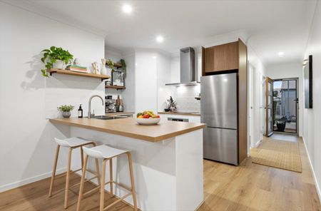 Chic Two-Bedroom Retreat in a Peaceful Location - Photo 3