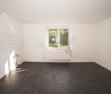 !! Wohnen im Grünen !! NEU sanierte 3 Raum EG-Wohnung mit Tageslichtbad in C-Ebersdorf (WG-geeignet) - Foto 3