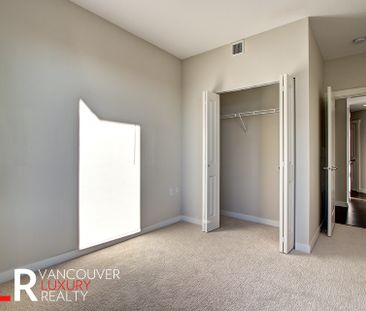 Condo in North Vancouver, BC - Photo 3