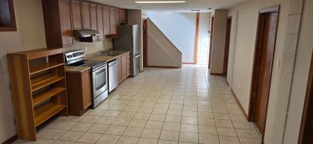 For Lease - 105 Hart Avenue Unit# Lower Unit, Toronto, Ontario - Photo 5