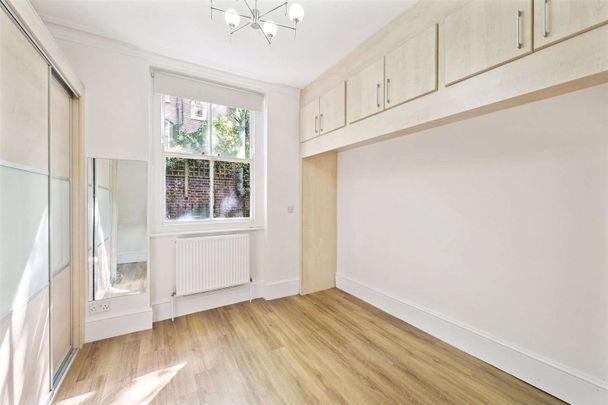 Well presented two bedroom ground floor apartment in popular mansion block - Photo 1