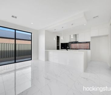 BEAUTIFUL FAMILY HOME - Photo 1