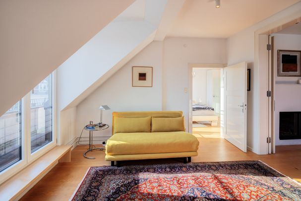 Exclusive attic apartment for rent in prime location - Photo 1