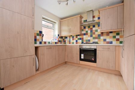 34, Blackmoor Court, Alwoodley, Leeds, West Yorkshire, LS17 7RS - Photo 3