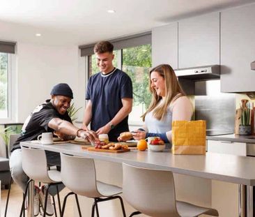 Large High Double Ensuite - Photo 6