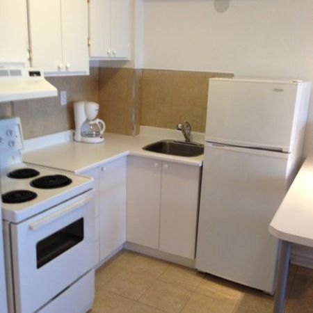 Plateau Mont-Royal – Logement 2 1/2 chauffé éclairé – H.D. – WIFI - Photo 1