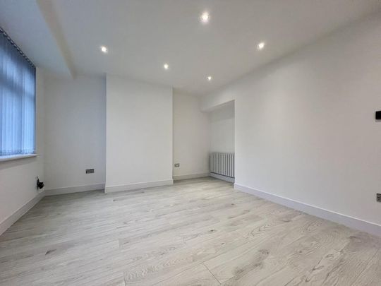 4 bedroom semi-detached house to rent - Photo 1