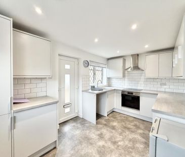 2 bedroom bungalow to rent - Photo 3