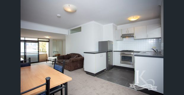 Studio Apartment on Beaufort Street! - Photo 1