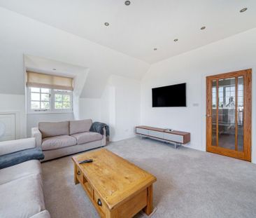 3 bedroom flat to rent - Photo 1