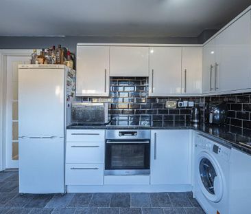 2 Bed End Terrace, Maukinfauld Court, G32 - Photo 6