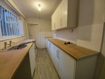 2 bedroom terraced house to rent - Photo 4