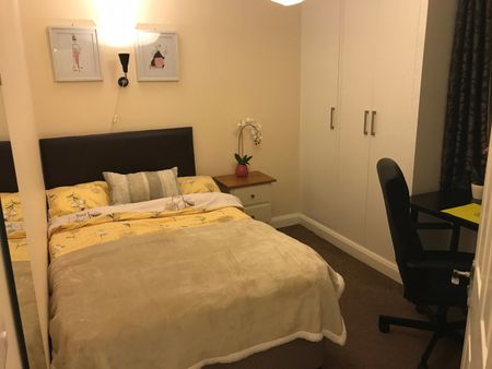 6 Bed Terraced House, Sir Henry Parkes Road, CV5 - Photo 4