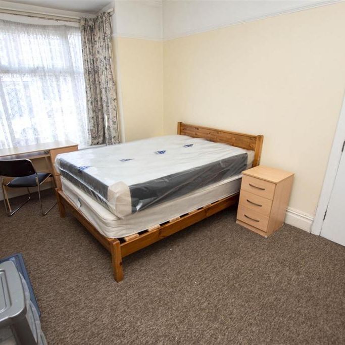 6 bedroom house to rent - Photo 1