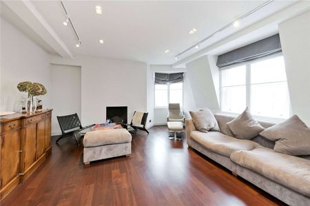 A charming two bedroom flat with direct lift access. - Photo 2