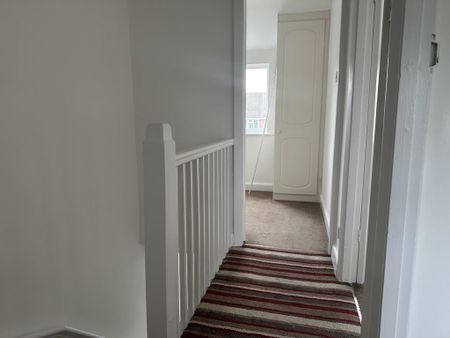 3 bedroom terraced house to rent - Photo 5