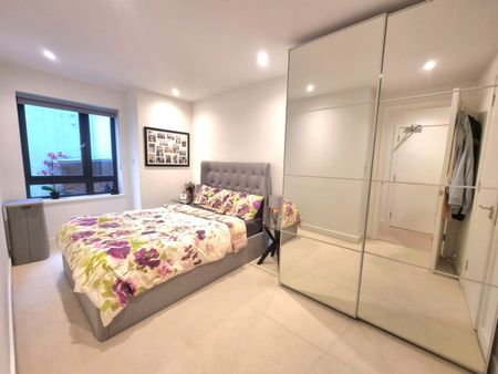 3 Bed Flat, Messaline Avenue, W3 - Photo 3