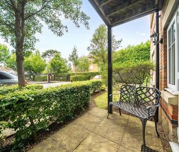 Between Streets, Cobham, Surrey, KT11 - Photo 6