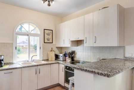 AM4200 - Chalet for rent Carib Playa, Marbella, Málaga, Spain - Photo 2