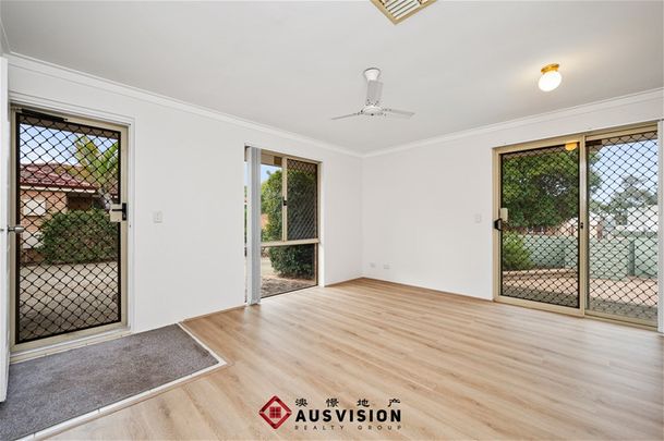 Charming 3-Bedroom Villa Near Curtin University and Westfield Carousel - Photo 1