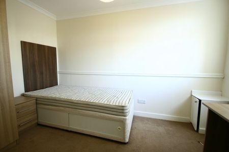 5 Bed - **bills Inclusive** Duke Street, Sunderland - Photo 4