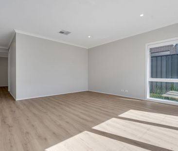 Stunning Family Home! - Photo 1