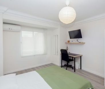 Carrer de Josep Benlliure, Valencia, Valencian Community 46011 - Photo 2