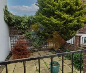 2 bedroom House To Let - Photo 4