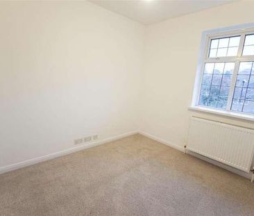 Denbigh Gardens, Southampton, SO16 - Photo 3