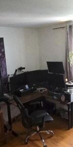 4 1/2 au Coeur de Saint-Jerome, Duplex, 3 Parking, Wifi, Thermopompe, Pret pour borne EV! - Photo 3