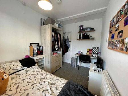 Bills Inclusive - Bedroom - Westfield Street, LN1 - Photo 5