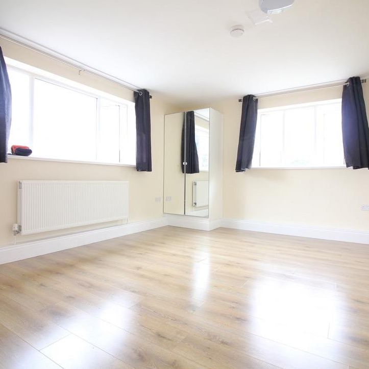 Humber Way, Slough - Photo 1