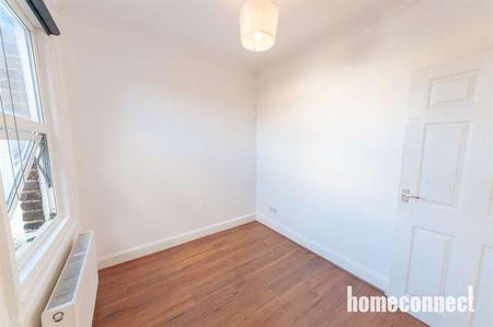 Trumpington Road, London, E7 - Photo 4