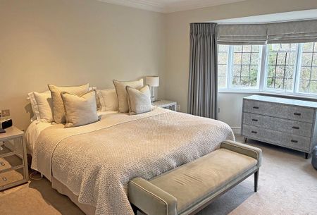 6 bedroom detached house to rent - Photo 5