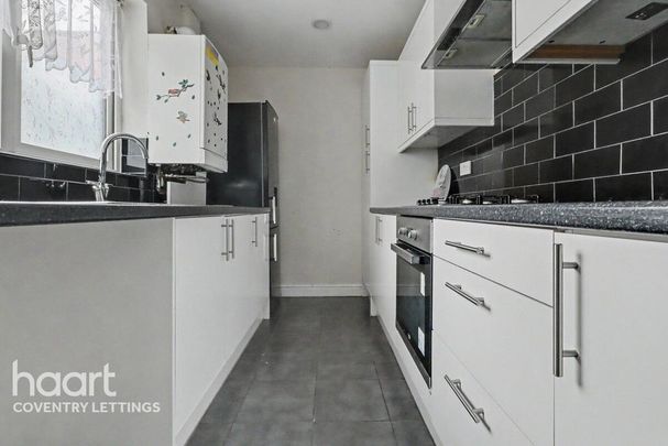 4 bedroom terraced house to rent - Photo 1