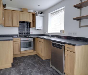 3 bedroom semi-detached house to rent - Photo 6