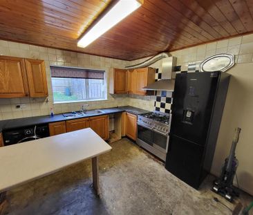 3 bedroom terraced house to rent - Photo 4