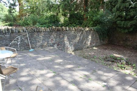 3 bedroom flat to rent - Photo 4