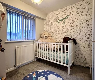 4 bedroom semi-detached house to rent - Photo 3